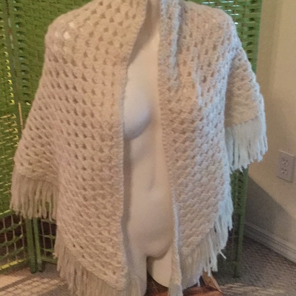 Handmade By Nana 🌹 Accessories - 🌹Too Cool Handmade Shawl From Nana Must Have 🌹